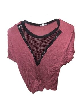 Charlotte Russe Mauve Pink Short Sleeve Tee with Black Mesh V-Inset